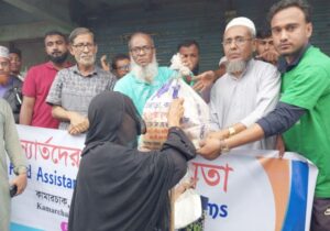 রাজনগরে শতাধিক বন্যার্ত পরিবারে ইক্বরা’র খাদ্য সহায়তা