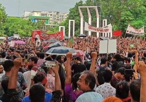 গণমিছিল দ্রোহযাত্রায় উত্তাল দেশ